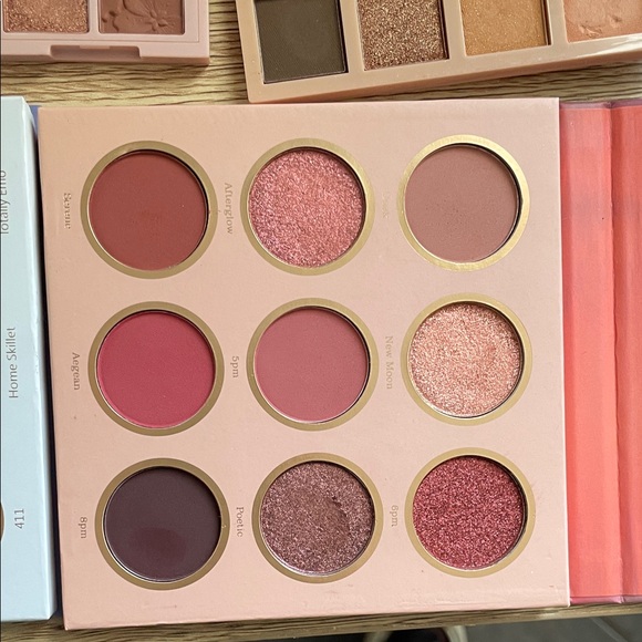 Eyeshadow Palettes bundle - Picture 6 of 7